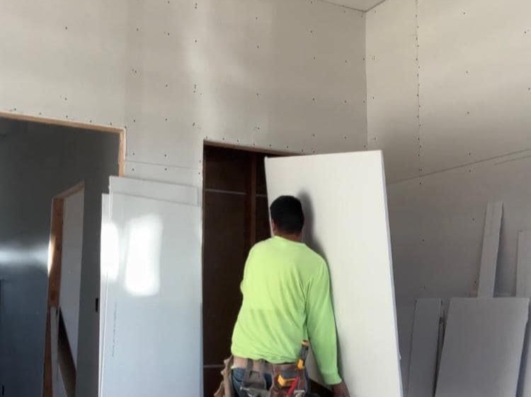 Gustavo's Construction, LLC